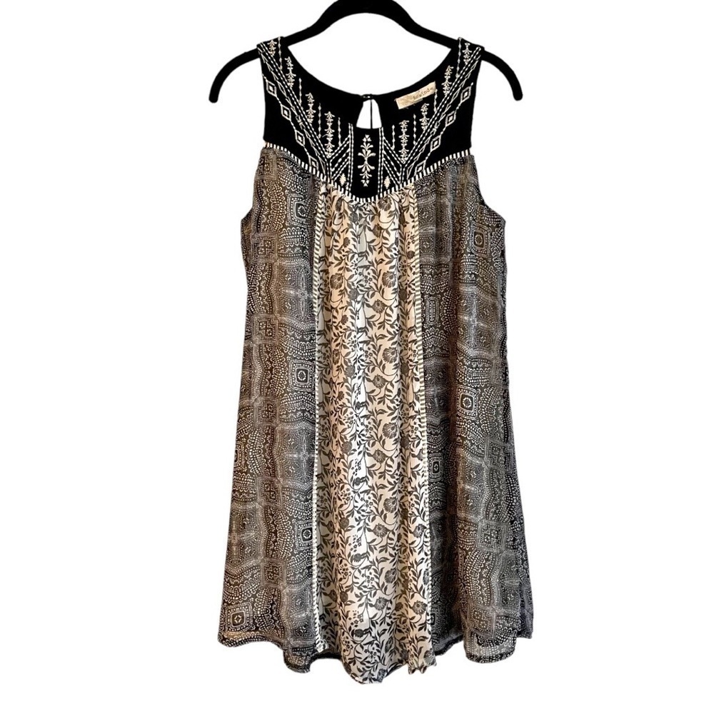 REWIND, BOHO EMBROIDERED DRESS. BLACK WITH IVORY STITCHING. SIZE M
